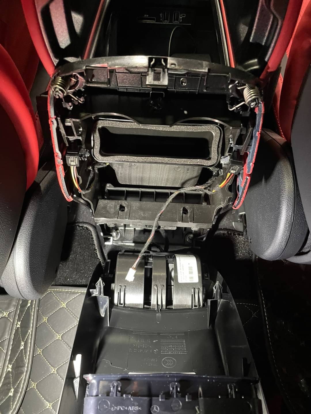 メルセデス・ベンツ G63現行 テレビキャンセラー取付 自動車整備専門 東京・町田ガレージェント