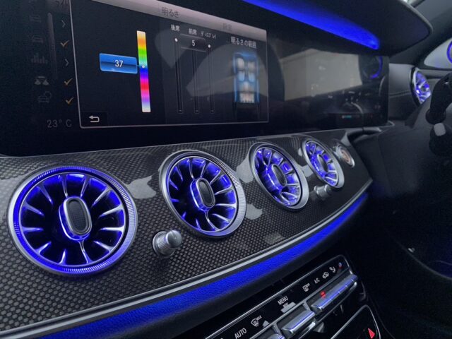 メルセデス・ベンツ E43AMG (W213) アンビエントライト 連動エアコン
