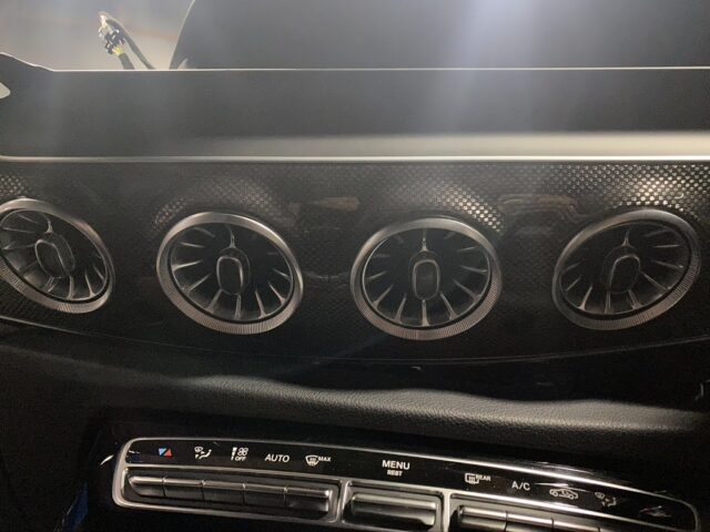 メルセデス・ベンツ E43AMG (W213) アンビエントライト 連動エアコン