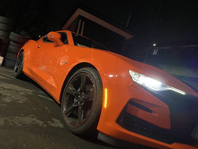 シボレー (カマロSS Launch Edition)サイドマーカー取り付け - 自動車