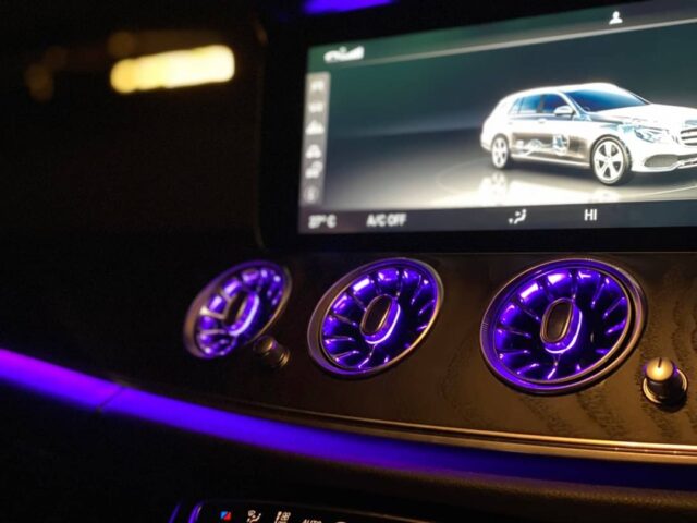 W213 エアコン吹き出し口　アンビエントライト メルセデス・ベンツ Eクラス (W213) アンビエント連動エアコン吹き出し