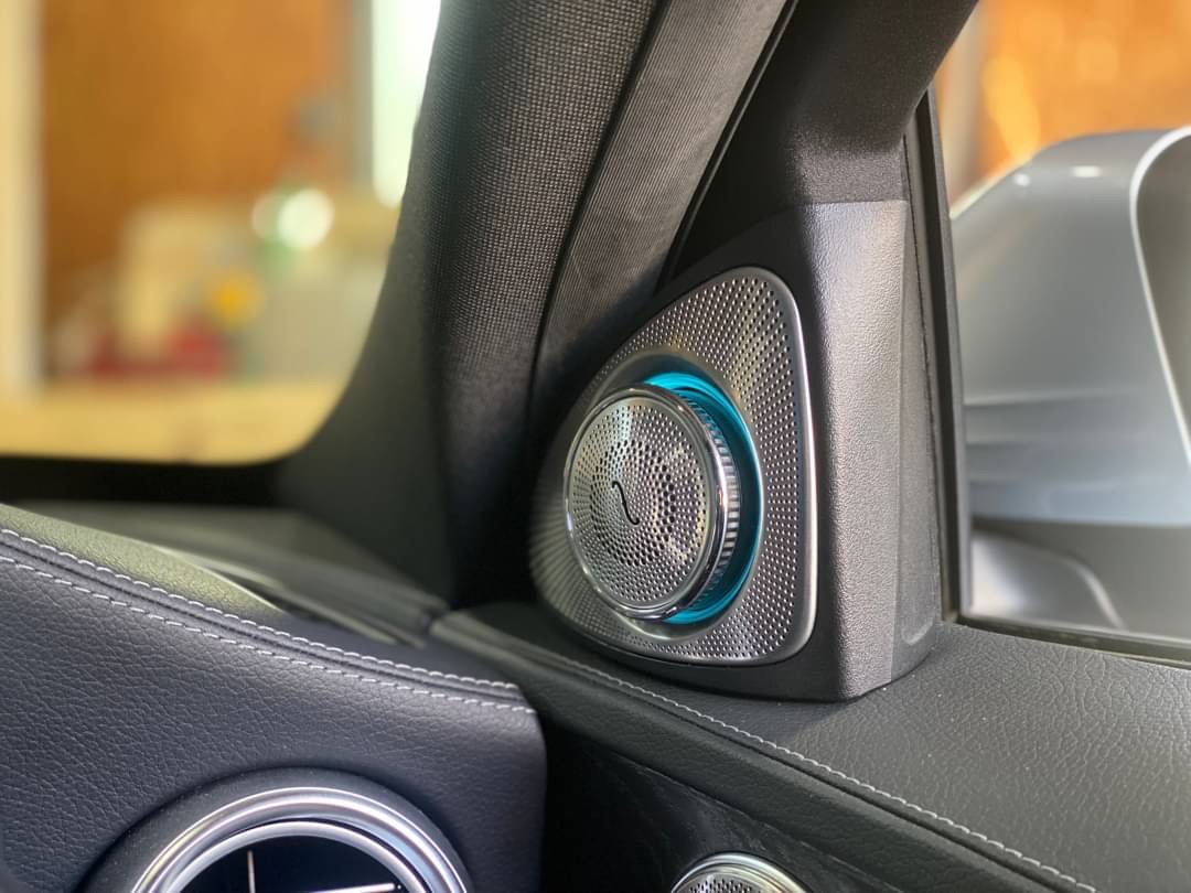 メルセデス・ベンツ Cクラス W205 3Dツイーター取付 - 自動車整備専門