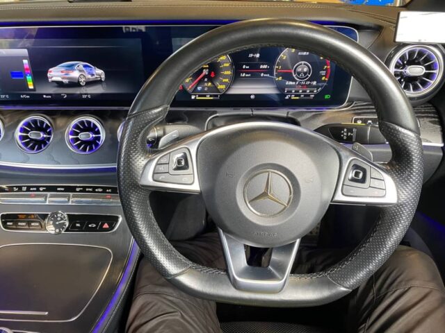 メルセデス・ベンツ Eクラス W213 アンビエント連動エアベント取付