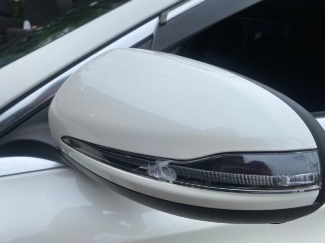 メルセデス・ベンツ Cクラス W205 ドアミラーウィンカーレンズ交換