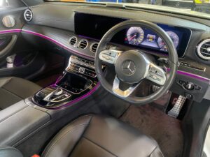 ベンツ Eクラス (W213) アンビエントライト連動エアコン吹き出し口前後